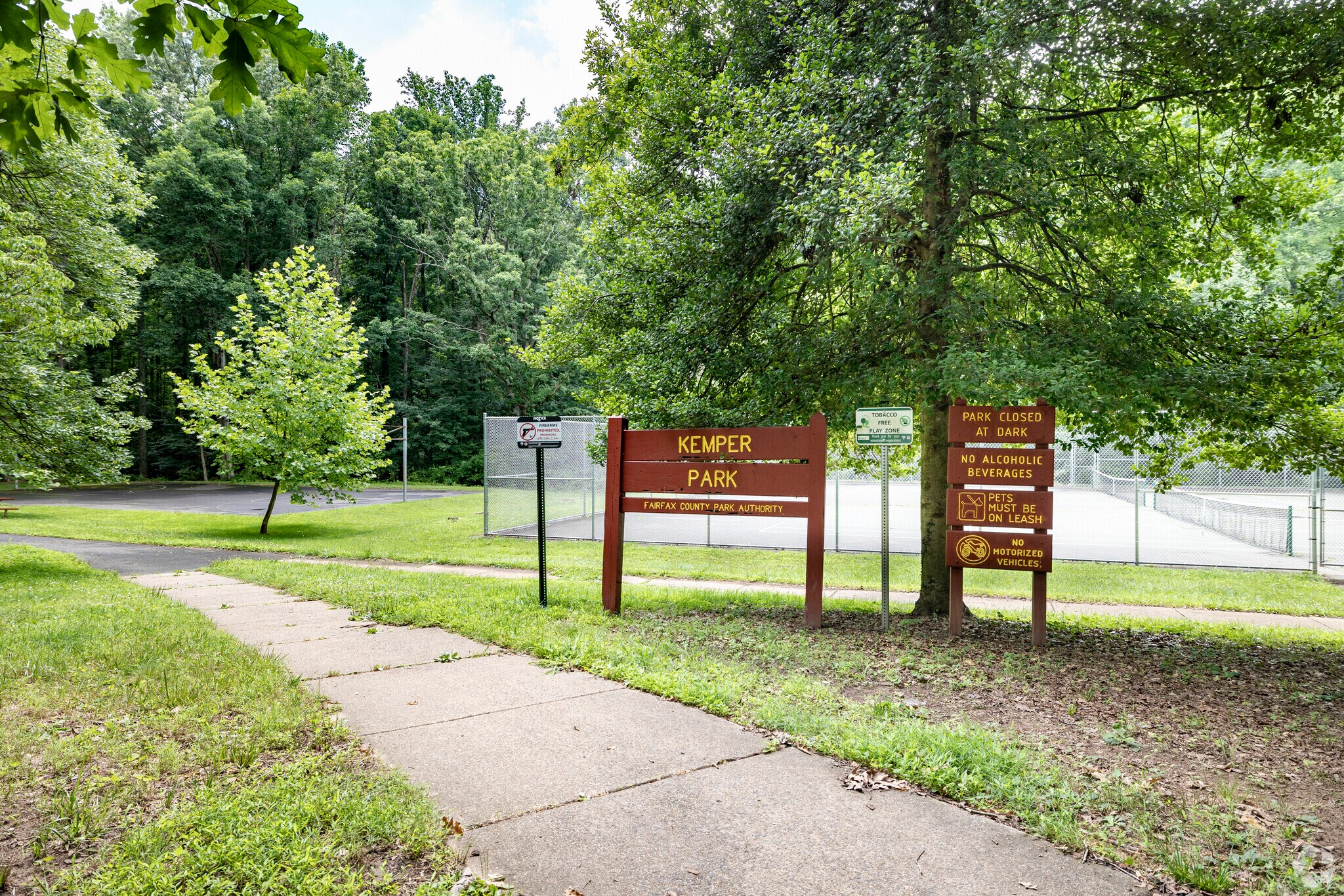 About Oakton Schools, Demographics, Things to Do