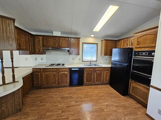 5 Lilliana Ln, New Hartford, NY 13413