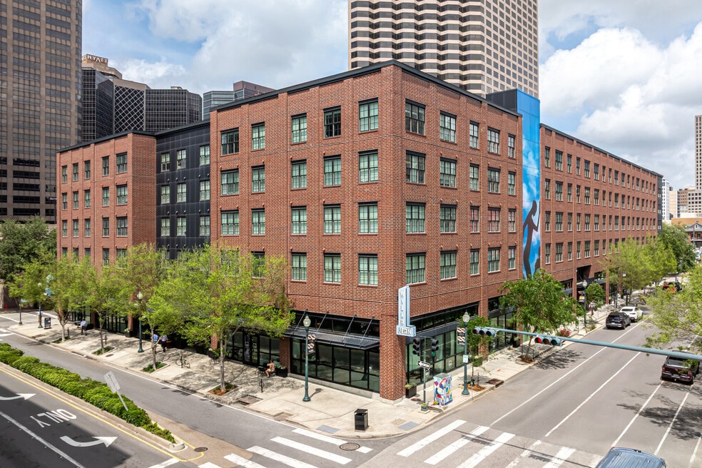 The Paramount at South Market