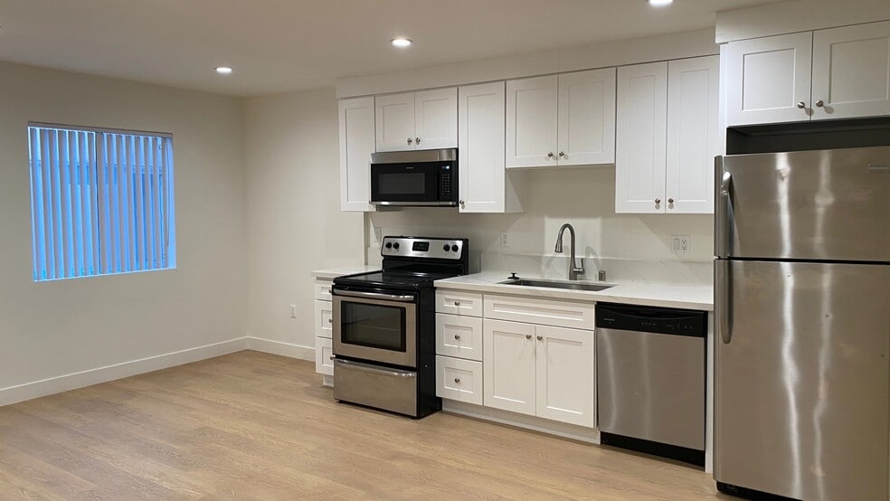 10760 Rose Ave unit 101, Los Angeles, CA 90034 - photo 1