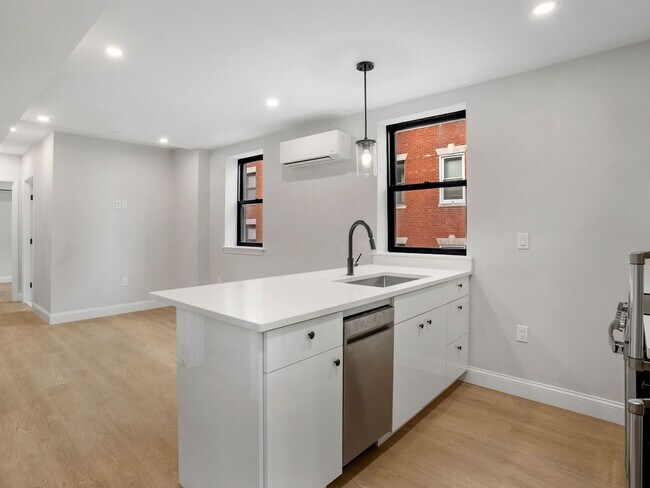 176 Salem St unit 4, Boston, MA 02113 - photo 3