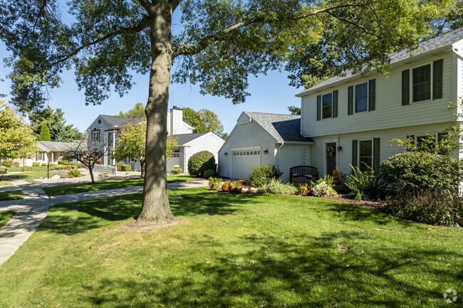 There is a wide variety of home styles in Greenleaf Manor.