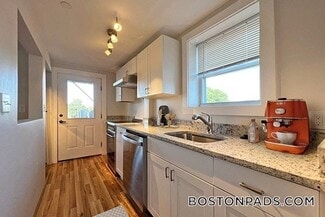 278 Cabot St Unit 5, Beverly, MA 01915