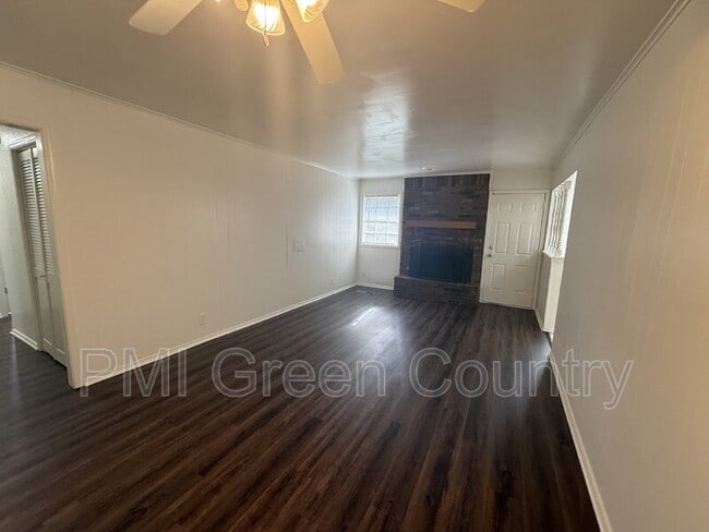 9832 E 37th St, Tulsa, OK 74146 - photo 3