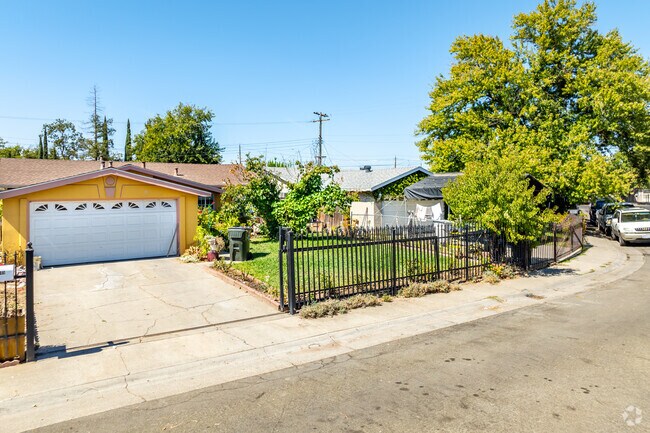 Ranch style homes are common in Willis Acres.
