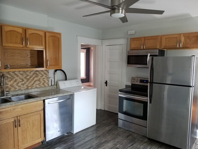 365 Prospect Ave unit 3, Hartford, CT 06105 - photo 5