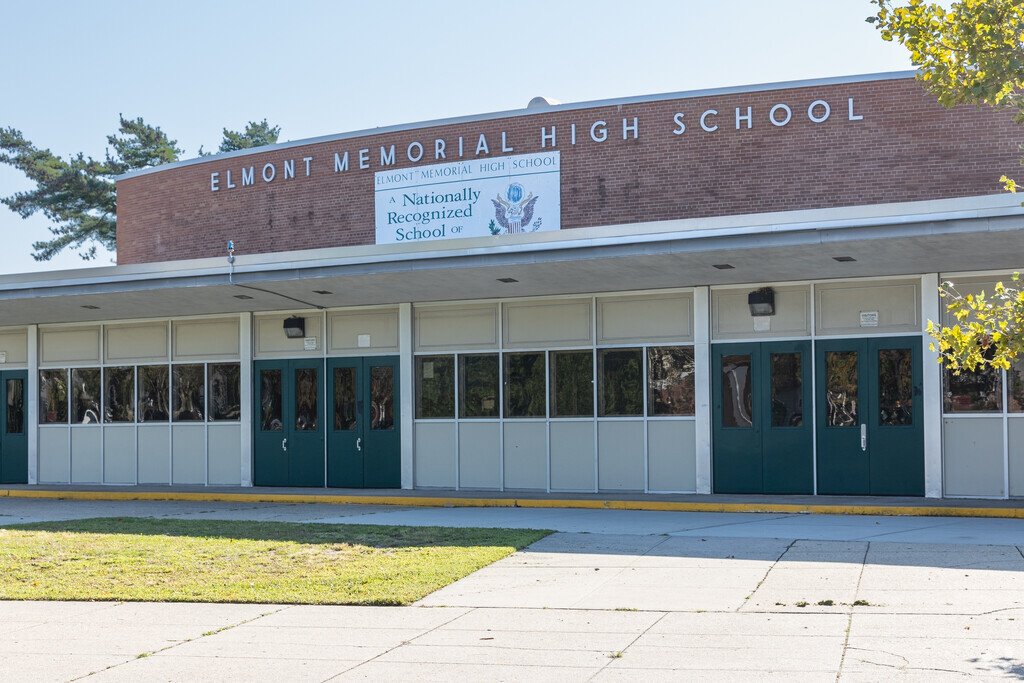 Elmont Memorial High School, Rankings & Reviews - Homes.com