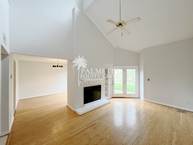 210 N Lindell Rd, Greensboro, NC 27403 - photo 3