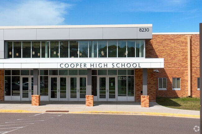 Robbinsdale Cooper Senior High School gets a C plus on Niche.