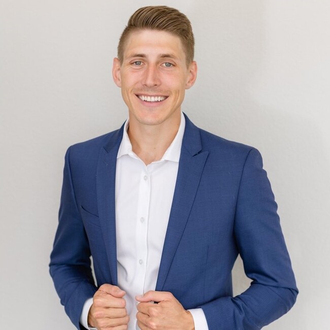 Agent Photo