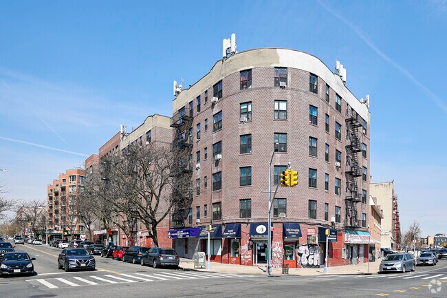 The Longwood community has many different types of Co-op buildings to choose from.