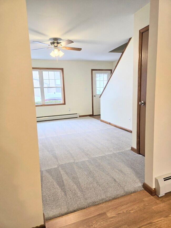 602 Forest Ln unit 1101, Halfmoon, NY 12065 - photo 5