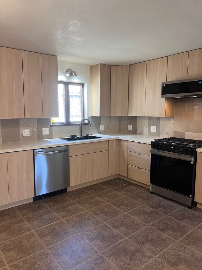 1022 Don Diego Ave, Santa Fe, NM 87505 - photo 5