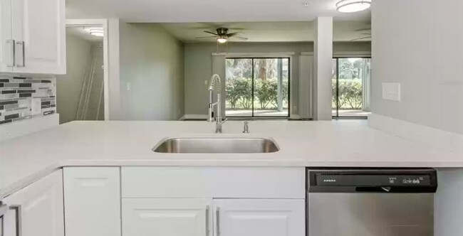 813 Pinewood Ct unit 813, Haines City, FL 33844 - photo 5