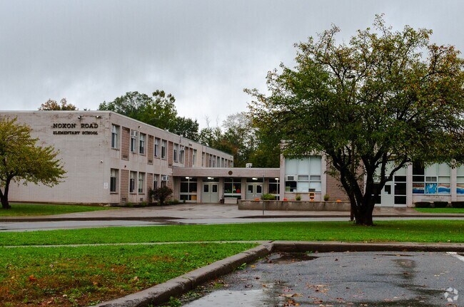 Noxon Road Elementary School serves students in the Poughkeepsie community.