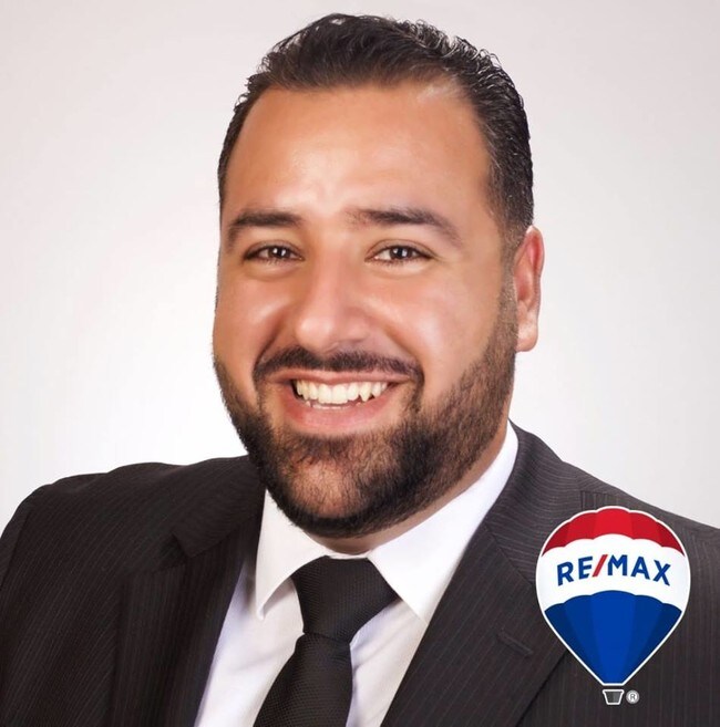 Agent Photo
