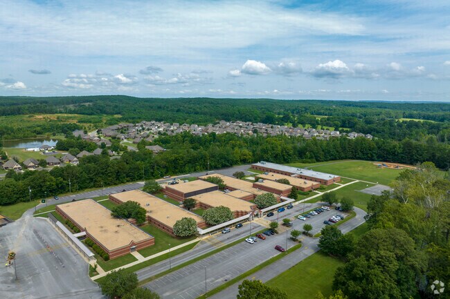 Creekview Elementary serves children from Kindergarten through the 3rd grade in Maylene Alabama.
