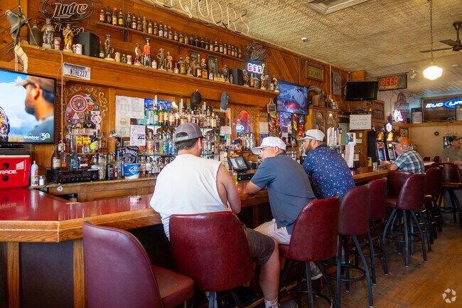 Smiths Place is a great local bar and restaurant in East Helena.