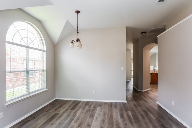 9113 Nightingale Dr, Fort Worth, TX 76123 - photo 4