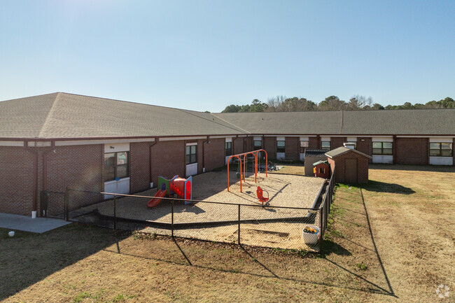 52% of students at Mathews Elementary School are proficient in math.