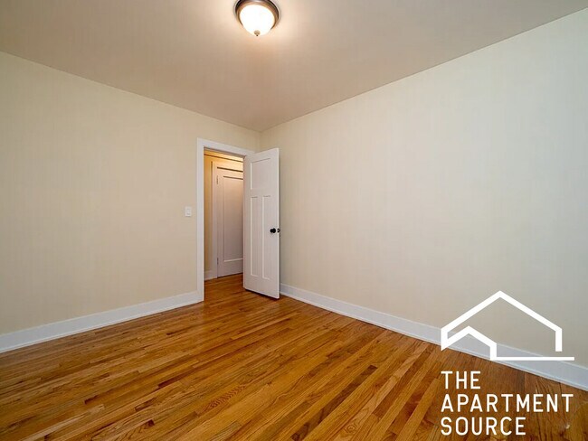 631 W Barry Ave unit 204, Chicago, IL 60657 - photo 6