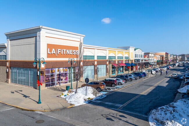 Bowie Town Center has both big box retailers and chain restaurants.