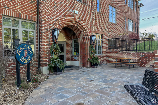 Rivendell School main entrance