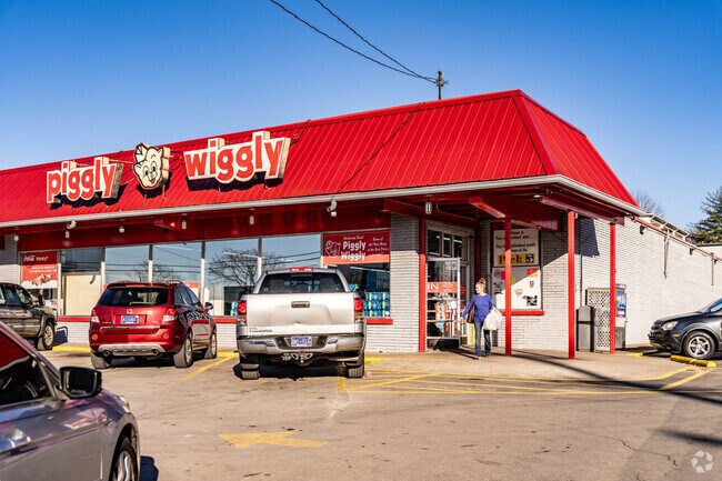 Piggly Wiggly serves Talbot's Corner with everyday essentials and fresh produce.