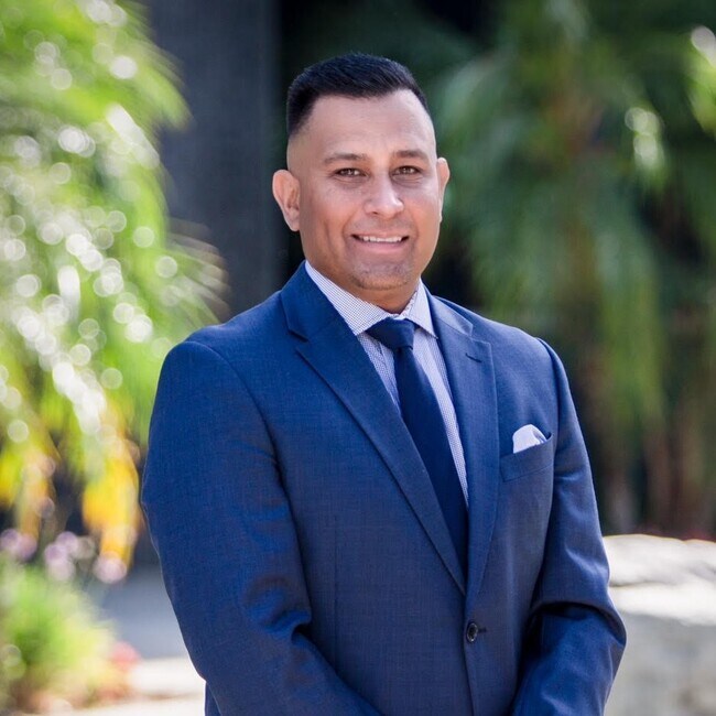 Agent Photo