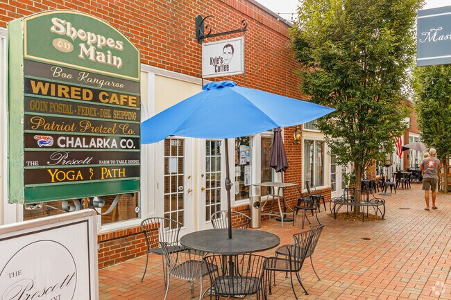 The Shoppes on Main in downtown Kernersville boasts diverse retail and dining options.