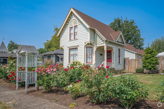 One-of-a-kind Queen Anne homes are available in West Linn's Willamette neighborhood.