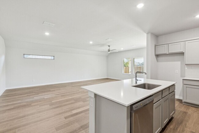 412 Blackwater Trail, Waxahachie, TX 75165 - photo 6