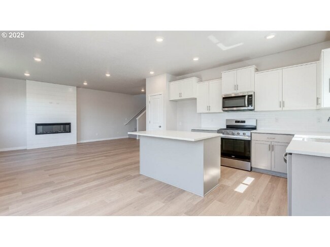 9212 SE Azalea St, Happy Valley, OR 97086 - photo 5