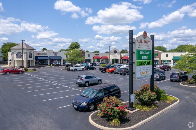 Galloway Crossing shopping center near Westbend is located off Hall Road and offers shopping and dining staples.
