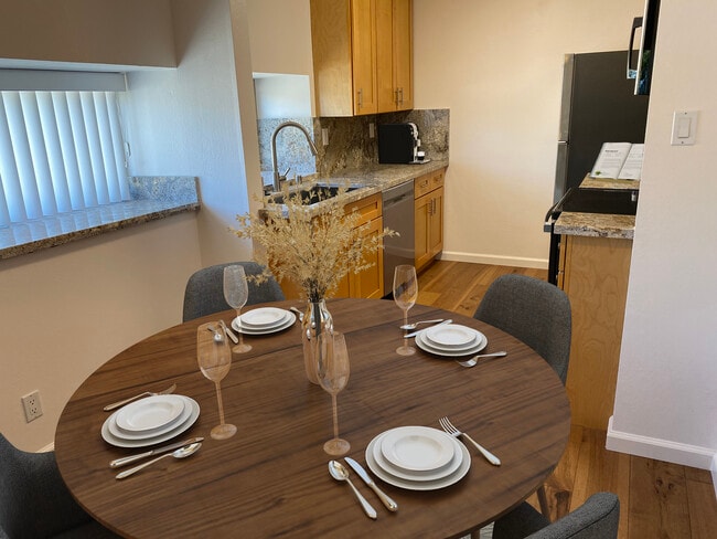 645 Rollins Rd unit 3, Burlingame, CA 94010 - photo 5