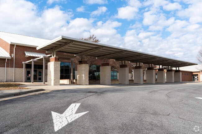 Turner Creek Elementary School is a highly rated, public school located in Cary, NC.