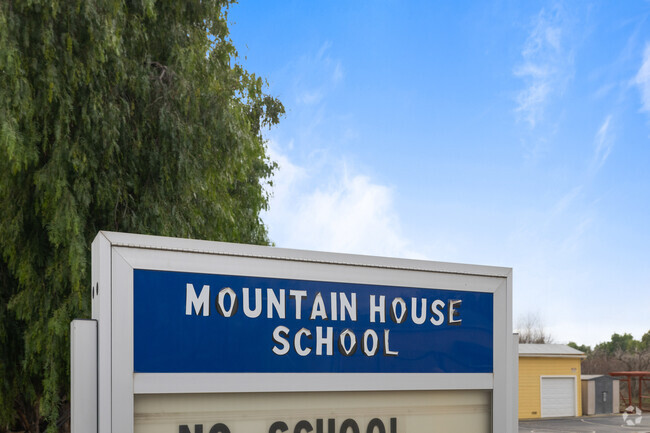 Mountain House Elementary School Building a brighter future.