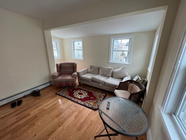 11 Burnham St unit 2, Somerville, MA 02144 - photo 4