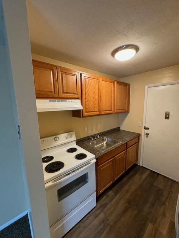 Studio Kitchen 110-7