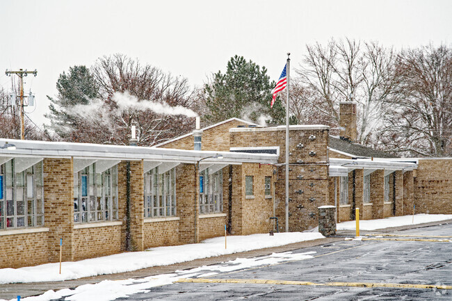 St Pius Tenth School has a student to teacher ratio of 6 to 1.
