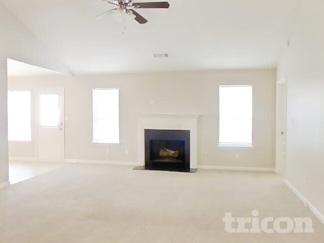 4711 Jackam Ridge Ct, Lithonia, GA 30038 - photo 2