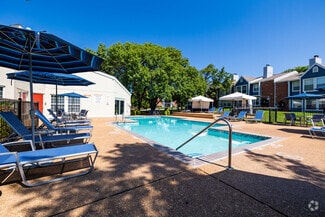 2150 Village Green Pkwy, Chesterfield, MO 63017