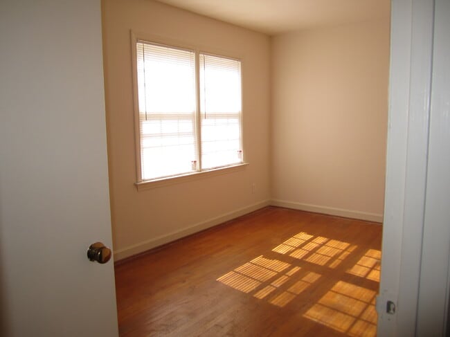 610 Park Ave, Goldsboro, NC 27530 - photo 3