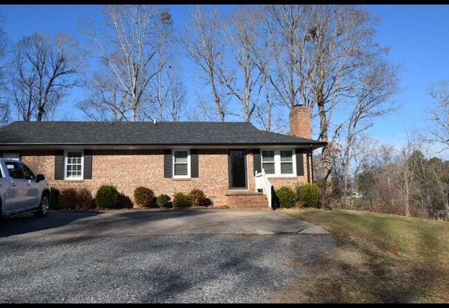 611 Borders Rd unit 4, Shelby, NC 28150 - photo 2