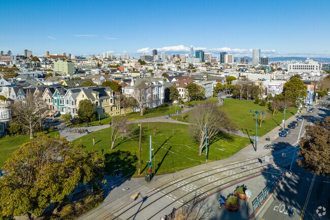 Centrally located Duboce Triangle provides families and residents easy access to the whole city.
