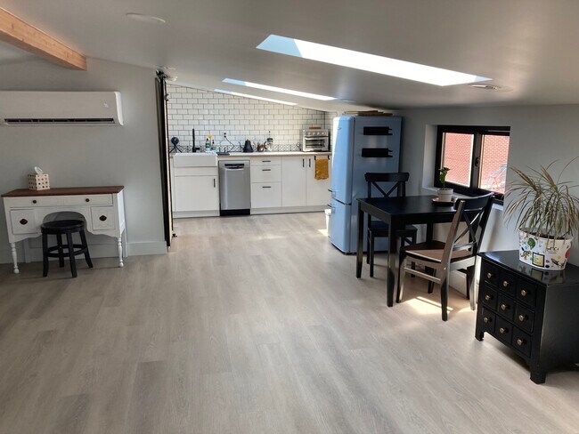 1021 S 1000 E unit 1021 2, Salt Lake City, UT 84105 - photo 2