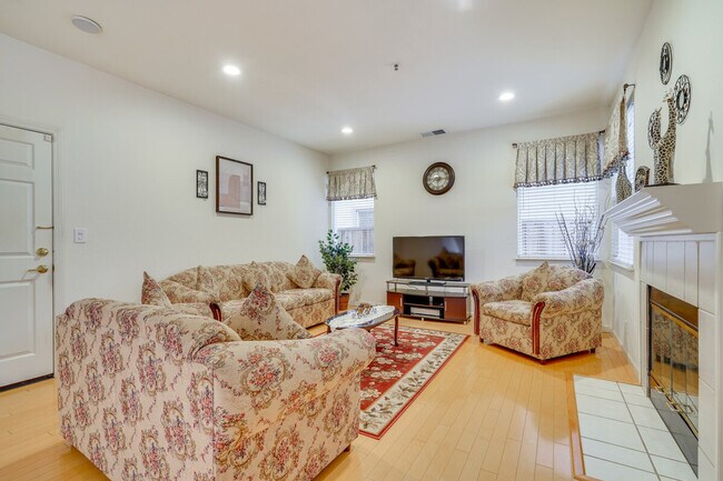 27479 Green Wood Rd unit ID1305057P, Hayward, CA 94544 - photo 3