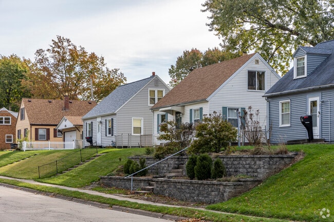 A group of bungalows in Edgewood District.
