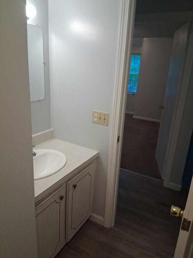 31 Guy Plaza Unit 33, West Springfield, MA 01089