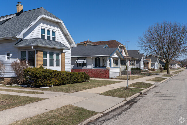 Most single-family homes are priced between $130,000 and $210,000 in the 14th Ward.